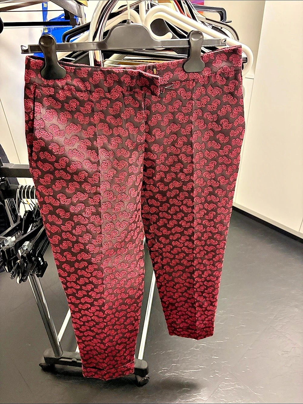 Stella McCartney Floral Ankle Pants in Red & Black Size 40
